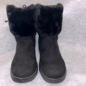 GBG Los Angeles Size 11 Black Pull On Faux Fur Boots
